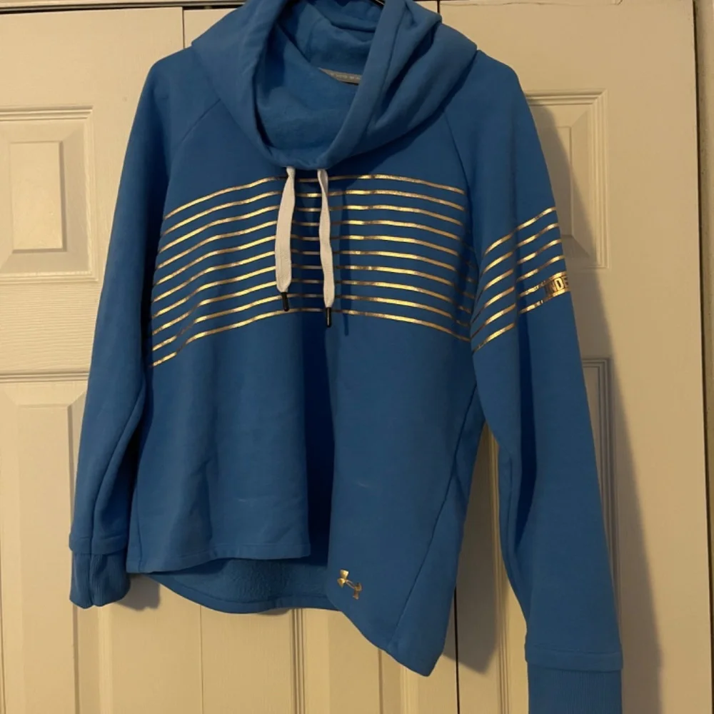 Sweatshirt - Picture 2 of 2